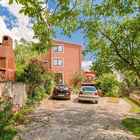 Apartment Nenad *