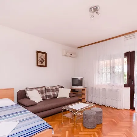 Apartment Nenad Dramalj